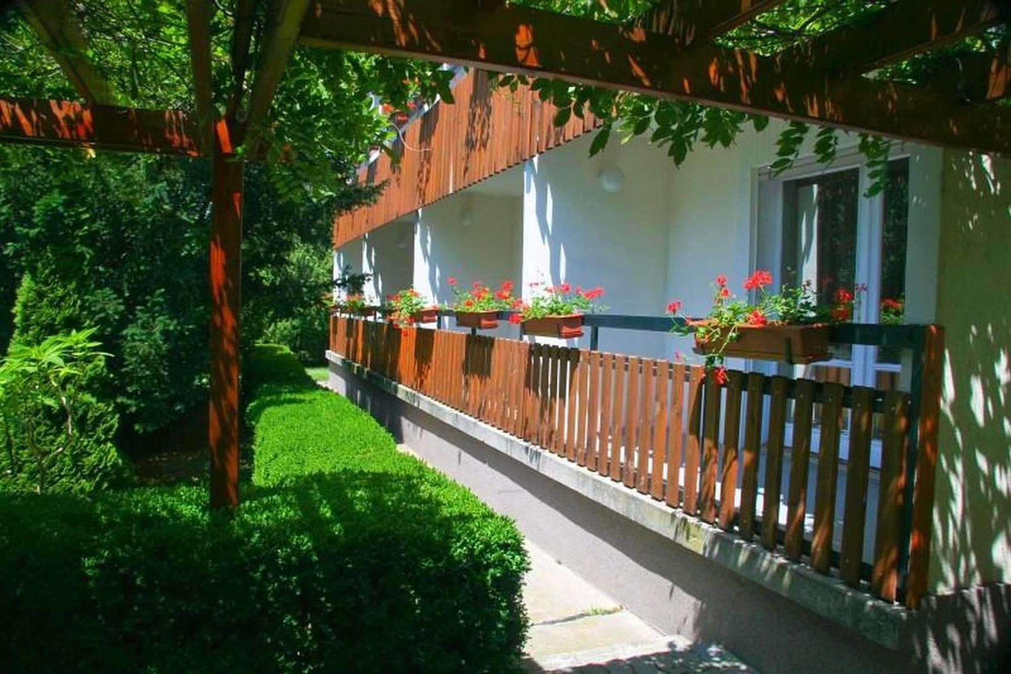 Hotel Pergola Panzio Balatonföldvár Exterior foto